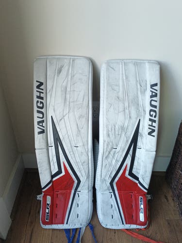 31" 2023 Vaughn SLR3 Pro Carbon Goalie Leg Pads (Used)