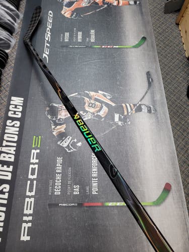 P90TM | 82 Flex NEW! Senior Bauer Vapor Flylite Right Handed Hockey Stick Pro Stock (New)