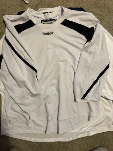 White Goalie Cut Adult Unisex Reebok Jersey (Used)