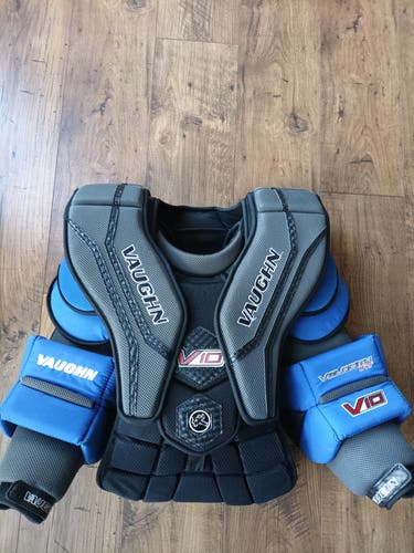 2023 Vaughn Velocity V10 Goalie Chest Protector (Used)