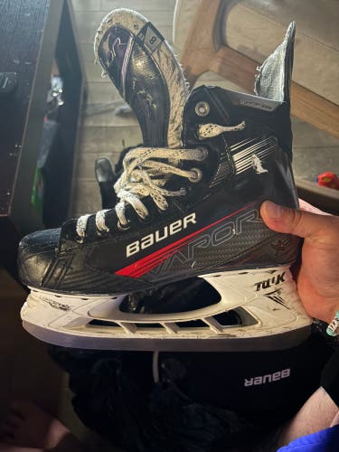 2022 Bauer Vapor X3 Hockey Skates Extra Wide Width 8 (Used)