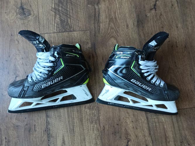 Bauer Pro Hockey Goalie Skates 7 (Used)