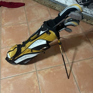 Junior Walter Hagen Right Handed Clubs (Full Set) Junior 6 Pieces (Used)