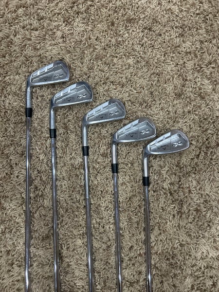 Men's 2011 Callaway Razr X Forged Left Hand Iron Set Regular Flex (5 Clubs) 5 - 9 Steel Shaft Used