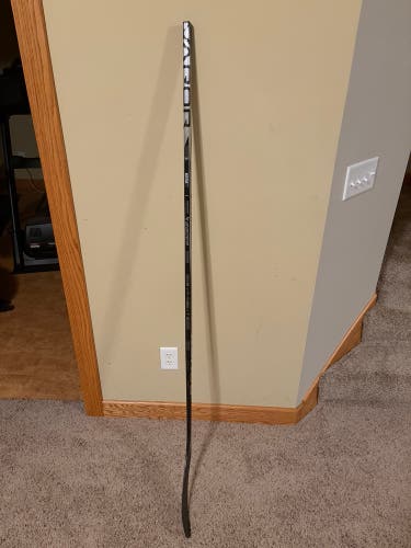 Senior Bauer Vapor Hyperlite 2 (silver) Right Handed Hockey Stick P92M 77 Flex(New-but cut down 60”)