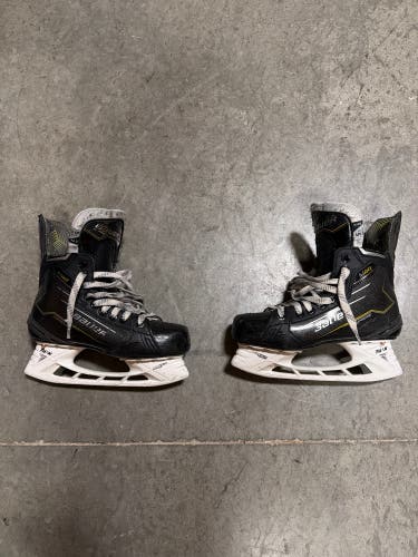 Black/Yellow 2024 Bauer Supreme M40 Hockey Skates Regular Width Size 5.5 (Used)