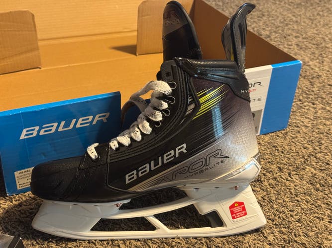 Black/White 2023 Bauer Vapor Hyperlite 2 Hockey Skates 9 (Used)