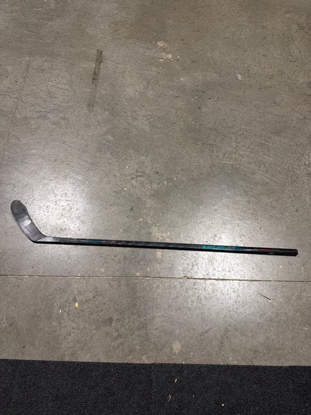 Intermediate CCM Vizion Right Handed Hockey Stick P28+1/4 65 Flex (Used)