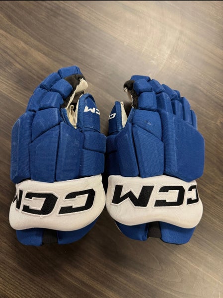 Tampa Bay Lighting CCM HGTKPP Gloves 13" Pro Stock (Used)