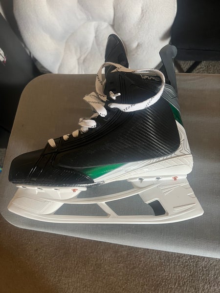 Green 2025 Bauer Vapor Flylite Hockey Skates Regular Width Pro Stock 9.5 (New)