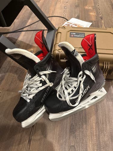 Black/Gray Bauer Vapor XLTX Pro+ Hockey Skates Regular Width 8.5 (Used)