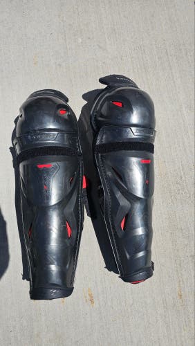Senior Bauer Vapor 3X Pro 17" Shin Pads (Used)
