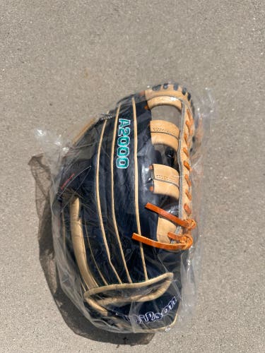 Wilson A2000 JR44 RHT Julio Rodriguez 12.75” Glove (New/Slight Blemish on Palm)