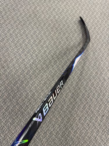 Junior Bauer Right Handed Hockey Stick P90TM 50 Flex (New)
