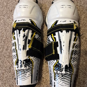 Youth CCM Tacks 9" Shin Pads (Used)