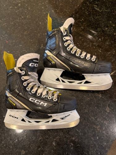 CCM Tacks AS560 Hockey Skates Size 5 (Used)