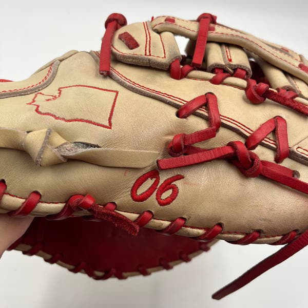 44 Pro Signature Series 12.5 First Base Mitt Baseball Glove