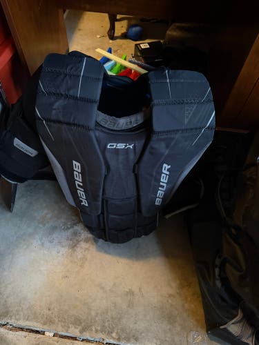 Medium Bauer GSX Goalie Chest Protector (Used)