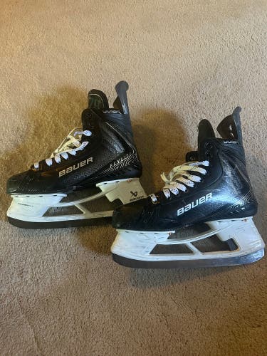 Black 2025 Bauer Vapor Flylite Hockey Skates Regular Width Pro Stock 7.5 (Used)