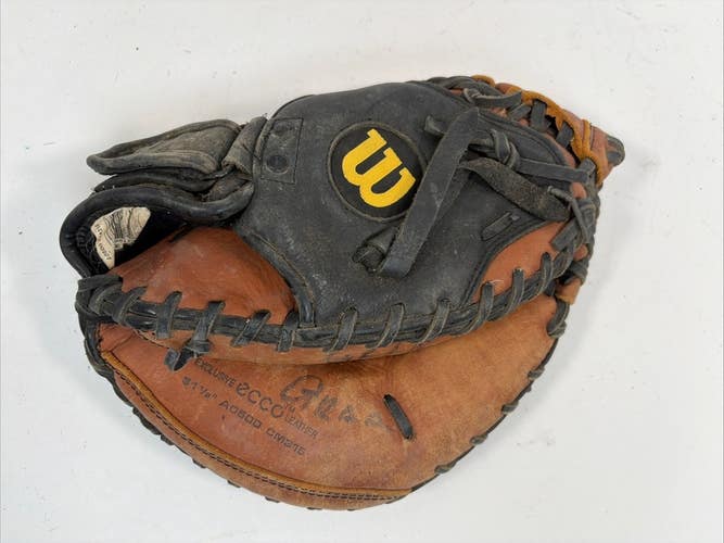 Wilson A500 Baseball Catchers Glove, 31.5, RHT, Black/Brown