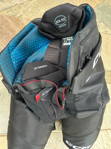 Senior XL CCM JetSpeed + Hockey Pants (Used)