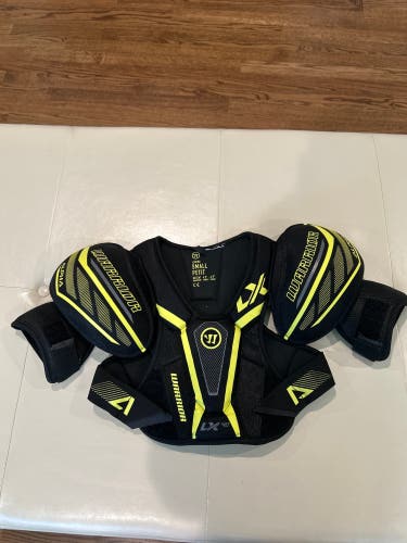 Small Junior Warrior Alpha LX 40 Shoulder Pads (Used)
