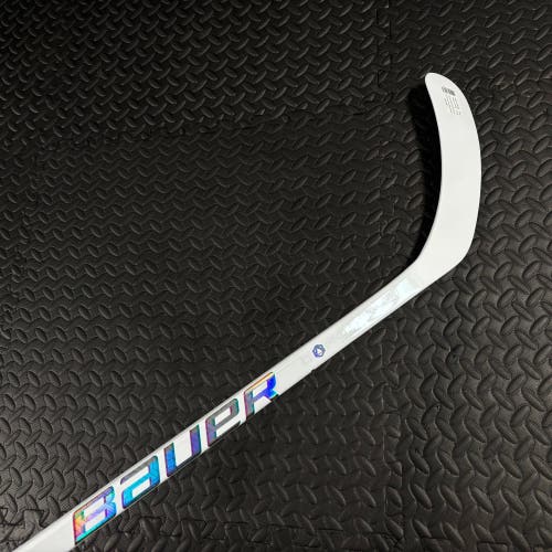 Senior Bauer Proto2 Right Handed Hockey Stick P92 77 Flex (New) -White