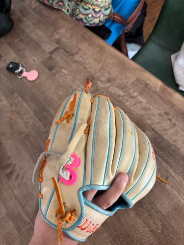 Wilson A2000 RH Infield Baseball Glove 11.5" (Used)