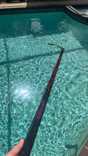 Intermediate Bauer Pulse Right Handed Hockey Stick P28 55 Flex (Used)