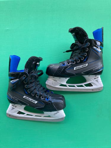 Junior Bauer Nexus N2700 Hockey Skates | Size 3.5