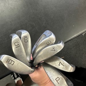 Pinseeker Right Handed Iron Set Steel Shaft (Used)