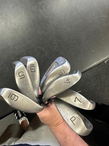 Pinseeker Right Handed Iron Set Steel Shaft (Used)