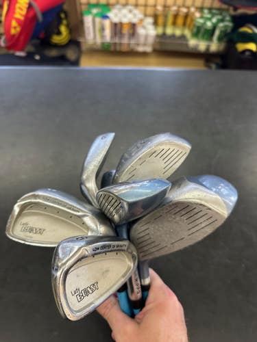 Hippo lady beast Right Handed Iron Set 7 Pieces Graphite Shaft (Used)