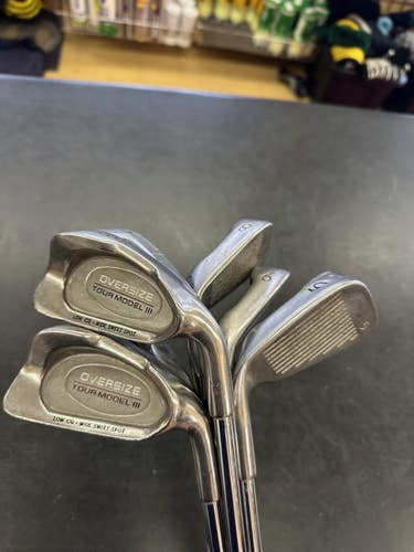 Oversize tour model Right Handed Iron Set 7 Pieces Steel Shaft (Used)