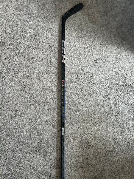 Senior CCM Ribcor Trigger 9 Pro Right Handed Hockey Stick P28 70 Flex (New)