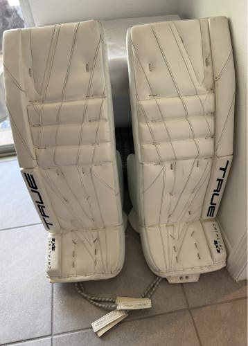 33" True Catalyst 9X3 Goalie Leg Pads (Used)