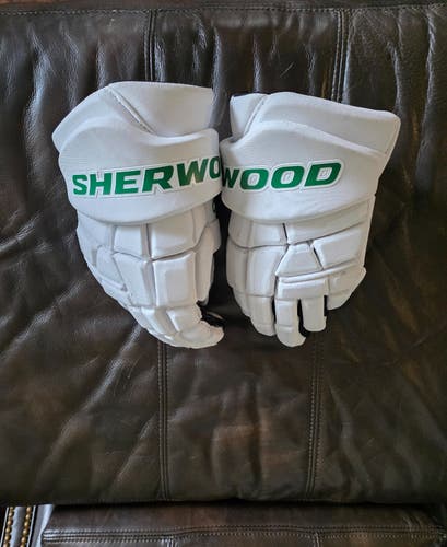 Sher-Wood Code Gloves 14" Pro Stock (Used)
