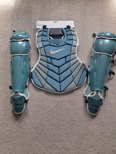 Nike Diamond Elite Catcher's Set (New)