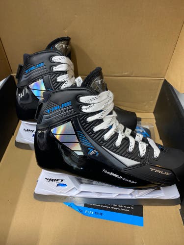 2021 True TF7 Hockey Goalie Skates Regular Width Size 5.5 (New)