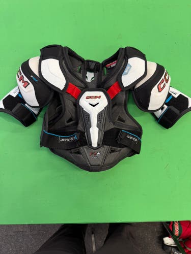 Medium Junior CCM JetSpeed FT6 Pro Shoulder Pads (Used)