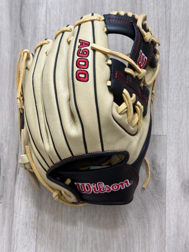 Wilson A900 115 11.5" RH Throw Pedroia Fit Youth Infield Glove | NEW