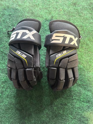 Black STX Stallion 200 Lacrosse Gloves (Used) | Medium
