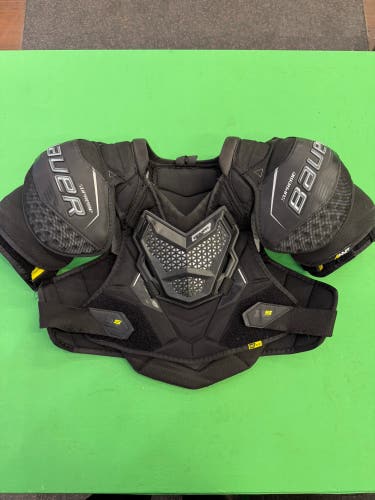 Medium Intermediate Bauer Supreme 3S Pro Shoulder Pads (Used)