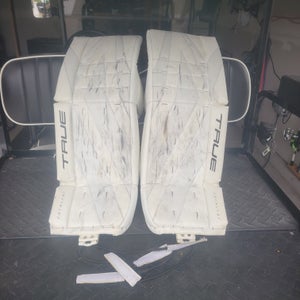 True Catalyst 28+2 Goalie Leg Pads – Great Condition