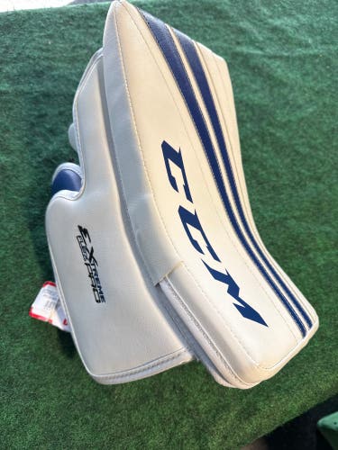 White & Blue Intermediate CCM Extreme Flex Pro Goalie Blocker Regular (Used)