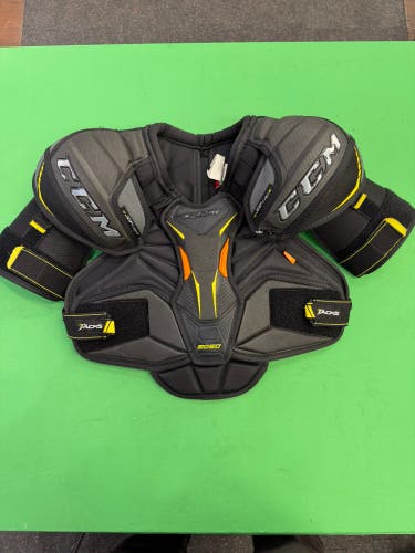 Large Junior CCM Tacks 9080 Shoulder Pads (Used)