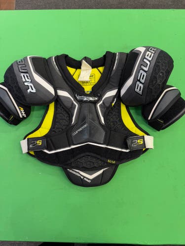 Medium Junior Bauer Supreme 2S Shoulder Pads (Used)