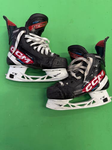 Junior CCM JetSpeed Control (SMU) Hockey Skates Size 3 (Used)