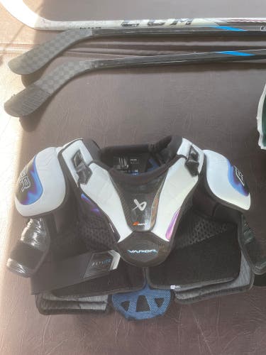 Large Senior Bauer Vapor Flylite Shoulder Pads (Used)