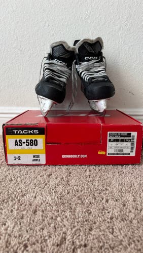 CCM Tacks AS580 Junior Hockey Skates Size 2 EE (Used)